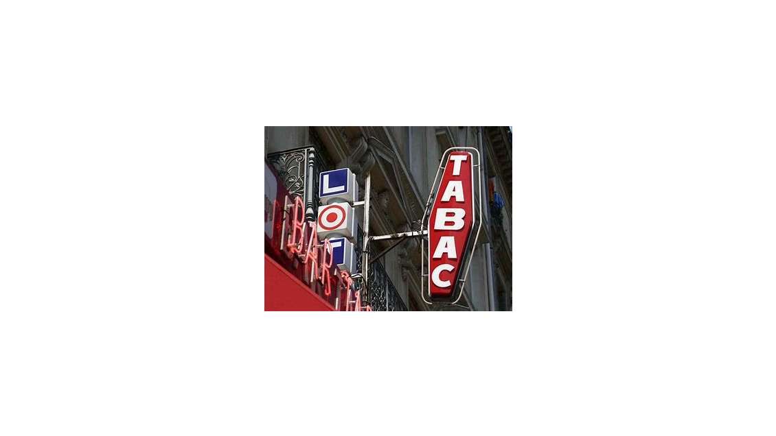 Vente tabac presse loto dans village du Vauclusr