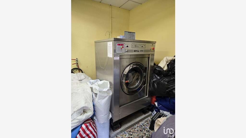 Vente laverie automatique + blanchisserie à Targon