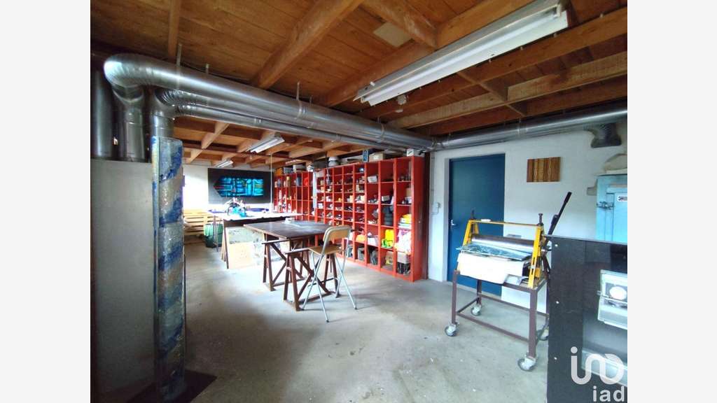 Loft/atelier à Thivars