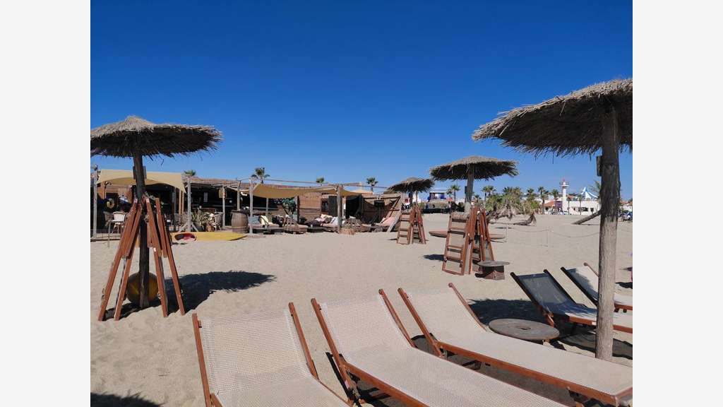 Cède Club de plage restauration & bar à Torreilles