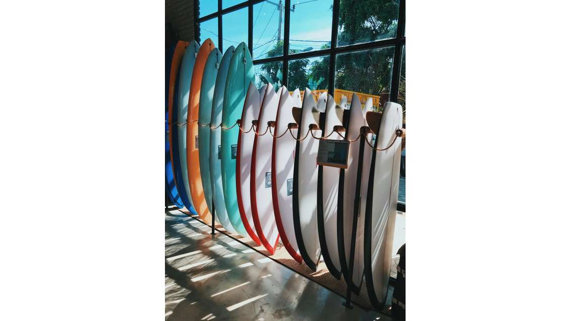 AV FDC surfshop glisse station balnéaire Var (83)