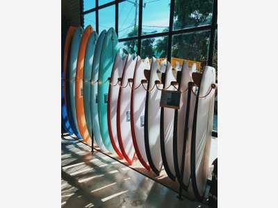 AV FDC surfshop glisse station balnéaire Var (83)