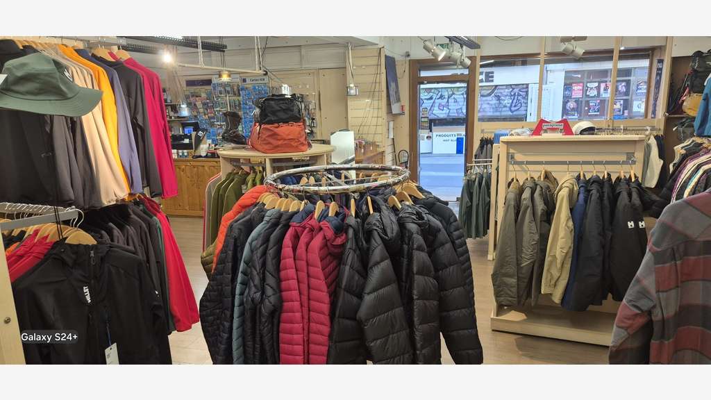 Magasin d'articles de sport et montagne (84)