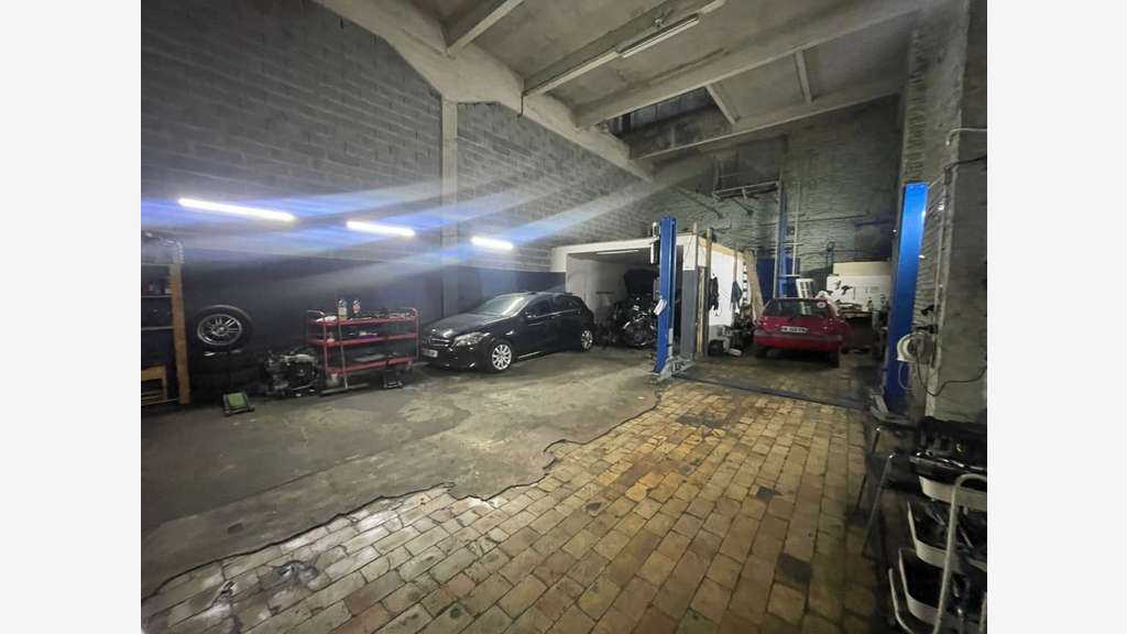 Activité commerciale Hangar 108m2 - 85000 euros