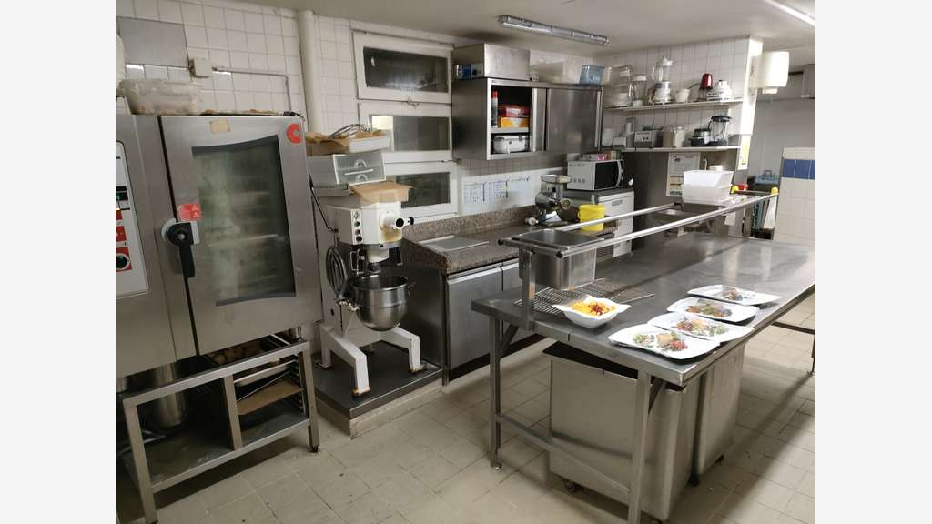 Cession fonds et murs hôtel restaurant avec étang