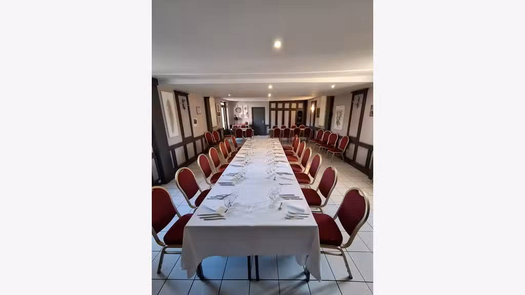 Cession fonds et murs hôtel restaurant avec étang