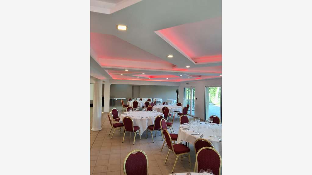 Cession fonds et murs hôtel restaurant avec étang