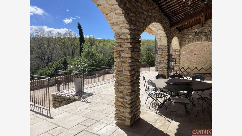 Vente gîte superbe propriété axe Avignon Sisteron
