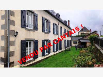 Vente Gîte de groupe en ville touristique Auvergne