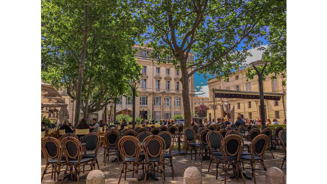 Glacier crêperie snack à céder sur bel empl Gard