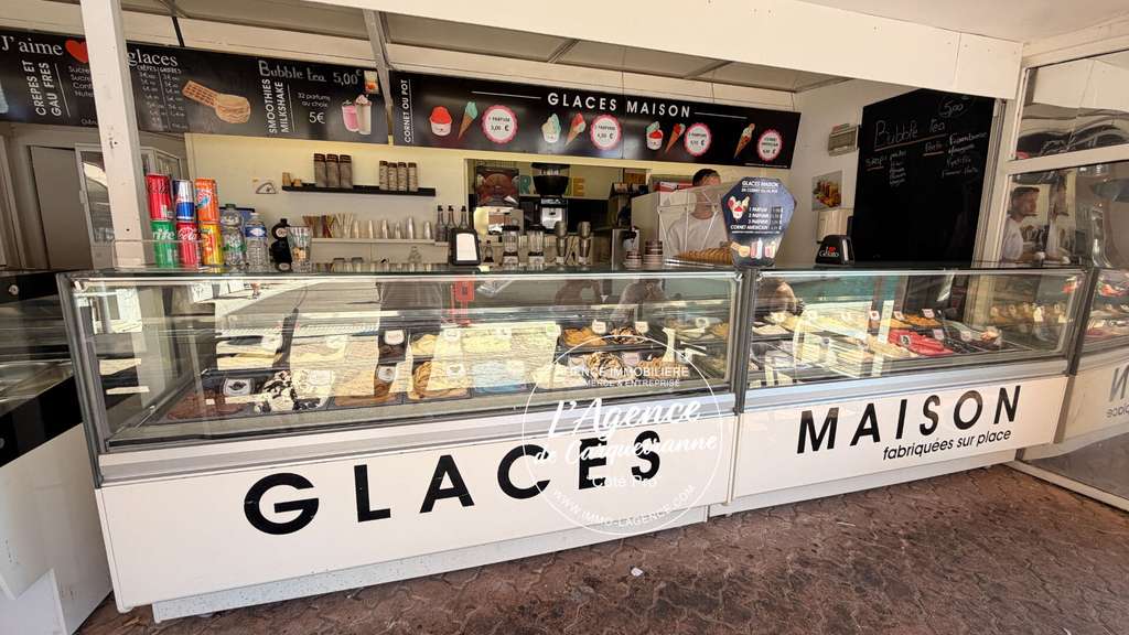A vendre FDC glacier sur le port de Hyères