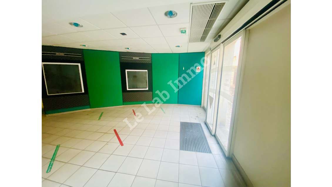 A vendre murs commerciaux de 200m² à Harfleur