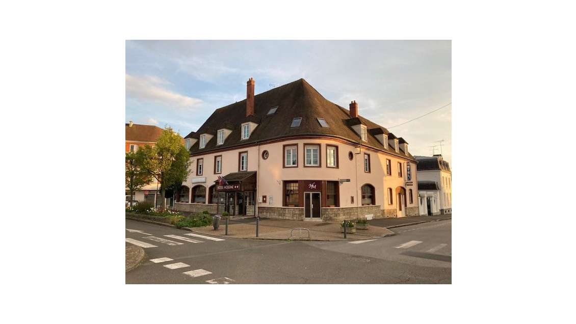 À vendre hôtel 2 ** de 31 chambres à Gisors centre