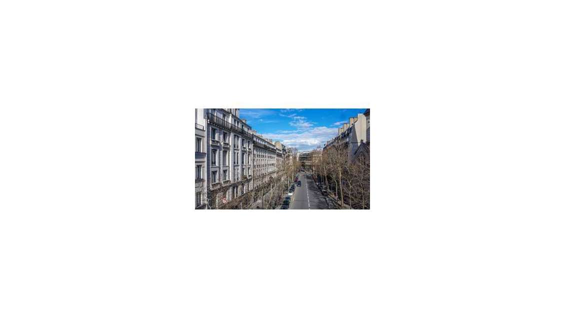 Vente hôtel ** rénové à Paris 75011