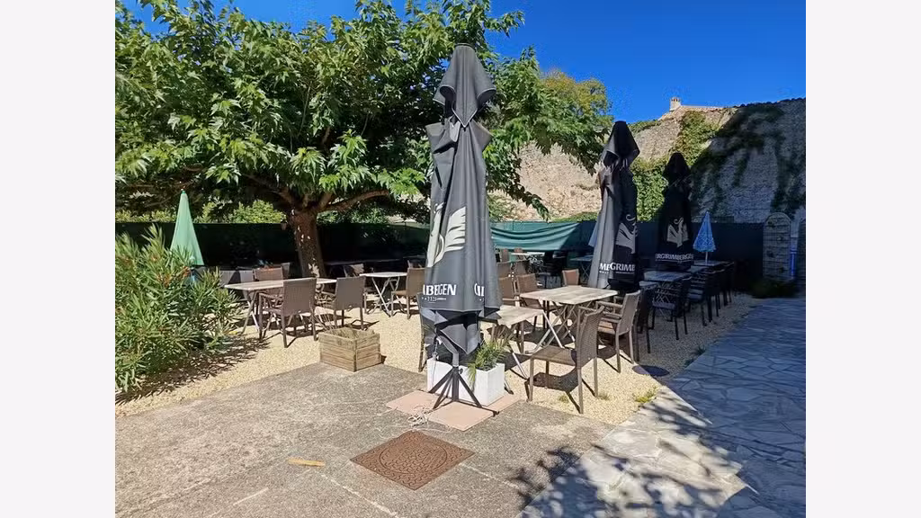 A vendre fonds hôtel restaurant bar à Alzon (30)
