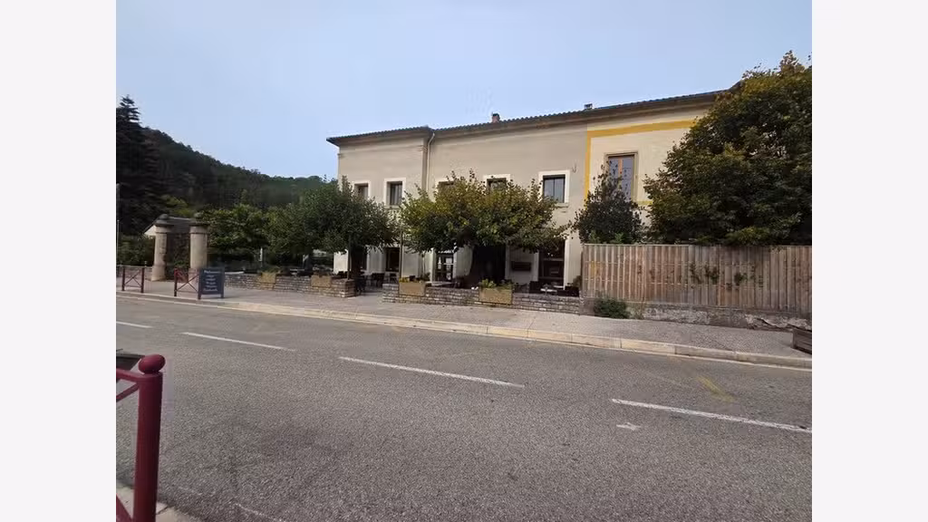 A vendre fonds hôtel restaurant bar à Alzon (30)