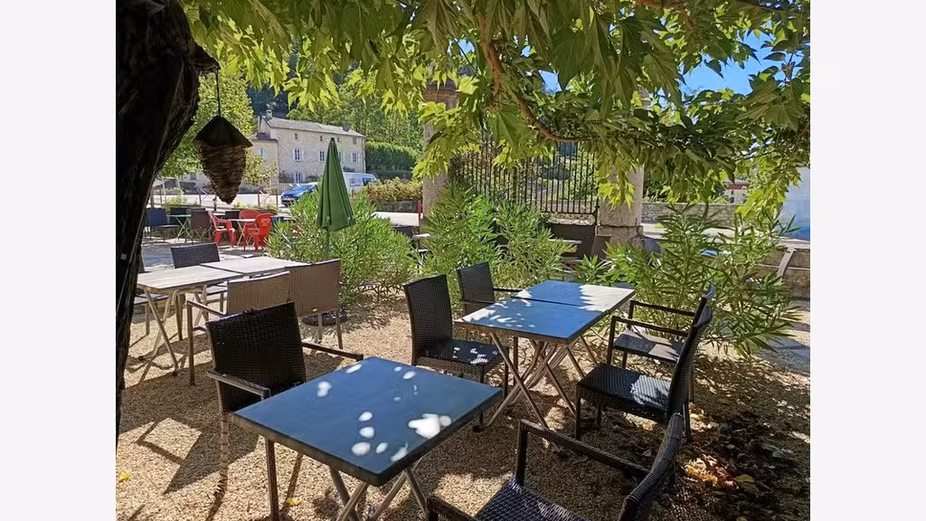 A vendre fonds hôtel restaurant bar à Alzon (30)