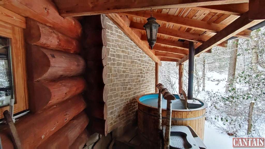Vente gîte éco-responsable 4,5 ha en Auvergne