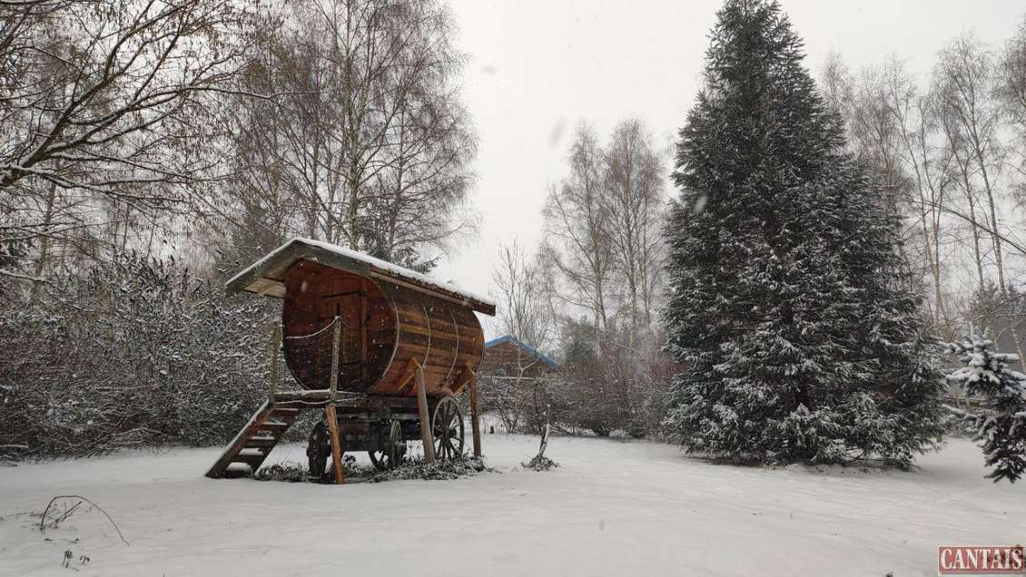 Vente gîte éco-responsable 4,5 ha en Auvergne