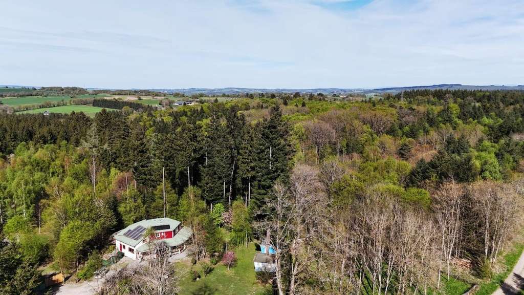 Vente gîte éco-responsable 4,5 ha en Auvergne
