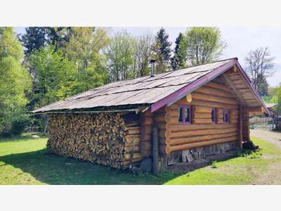 Vente gîte éco-responsable 4,5 ha en Auvergne
