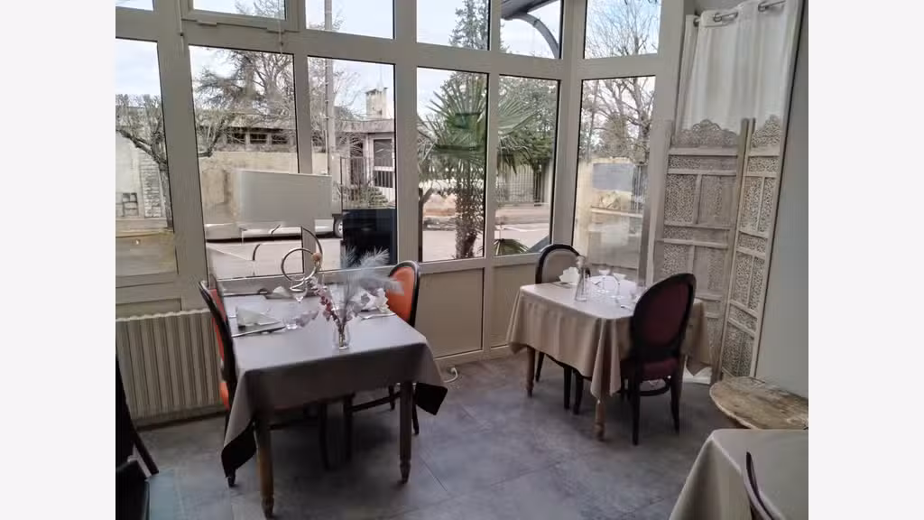 Vente hôtel restaurant 25 ch empl strat à Avallon