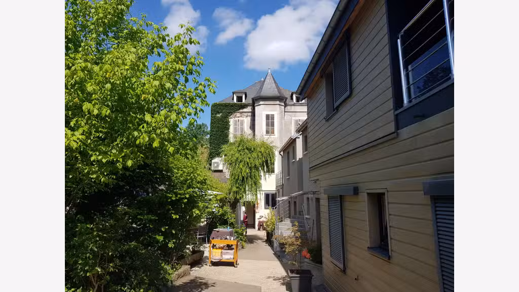 Vente hôtel restaurant 25 ch empl strat à Avallon