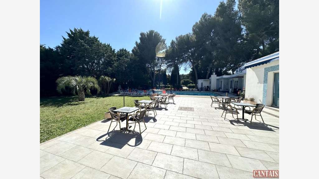 Vente hôtel bureau dans ville touristique du Sud