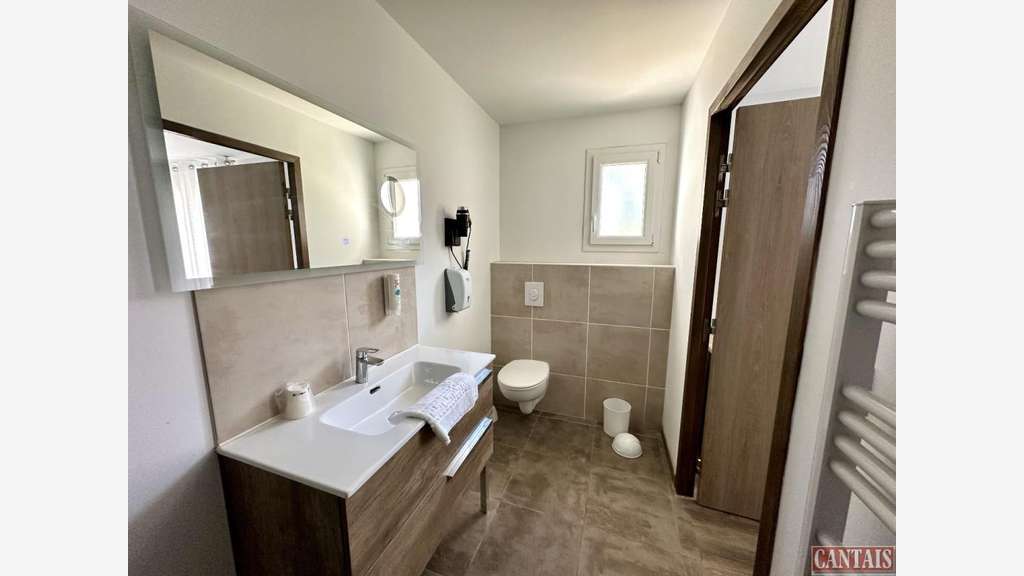 Vente hôtel bureau dans ville touristique du Sud