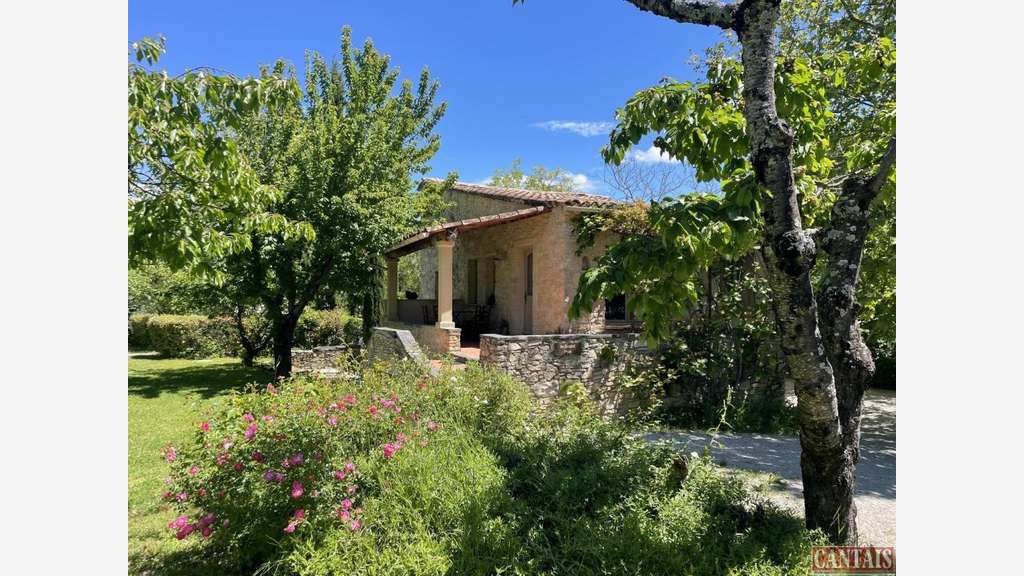 Vente Gîte sur terrain de 6 ha axe Avignon Gap