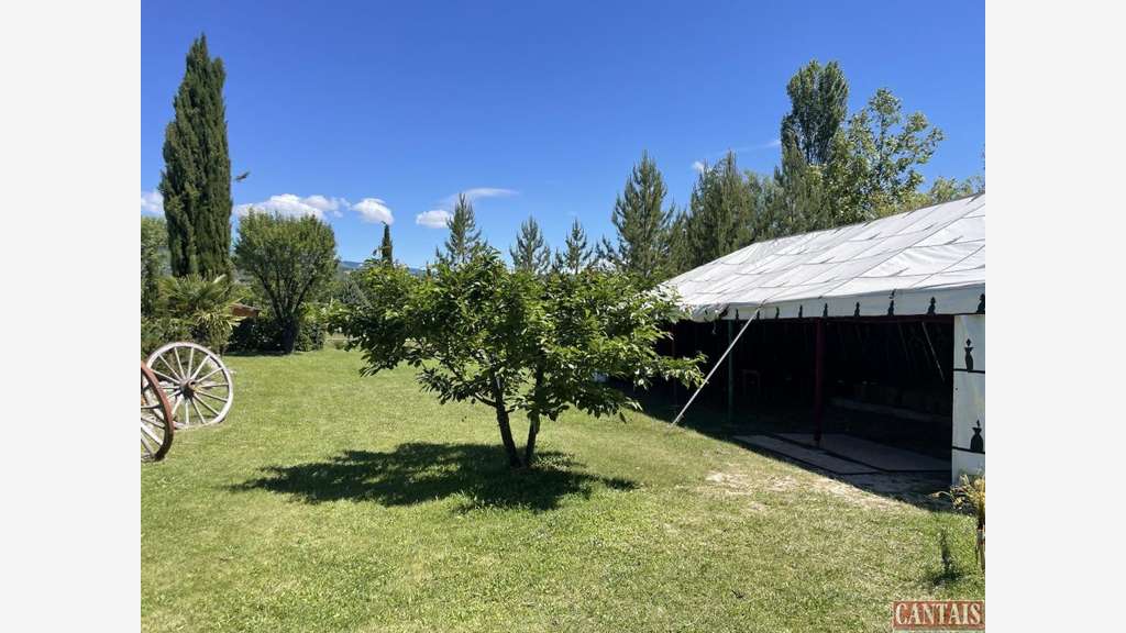 Vente Gîte sur terrain de 6 ha axe Avignon Gap