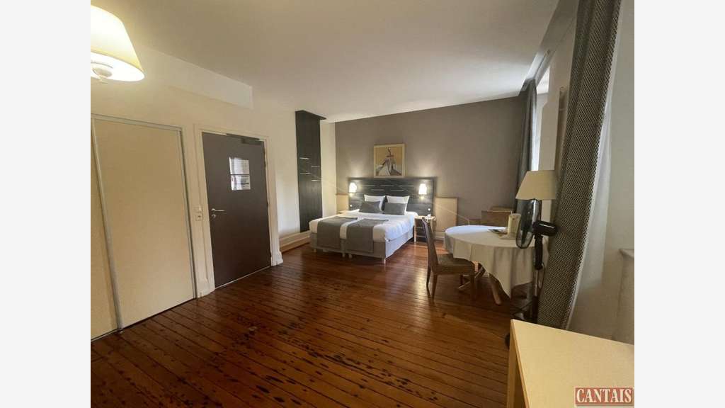 AV hôtel bureau station thermale axe Epinal Vesoul
