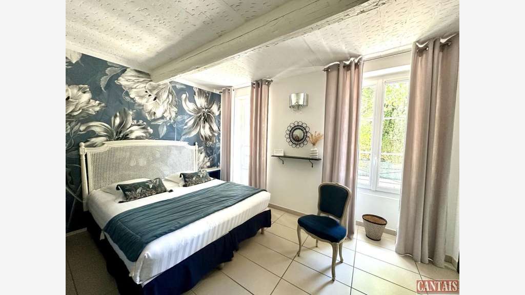 Vente hôtel restaurant sur axe La Ciotat St Tropez