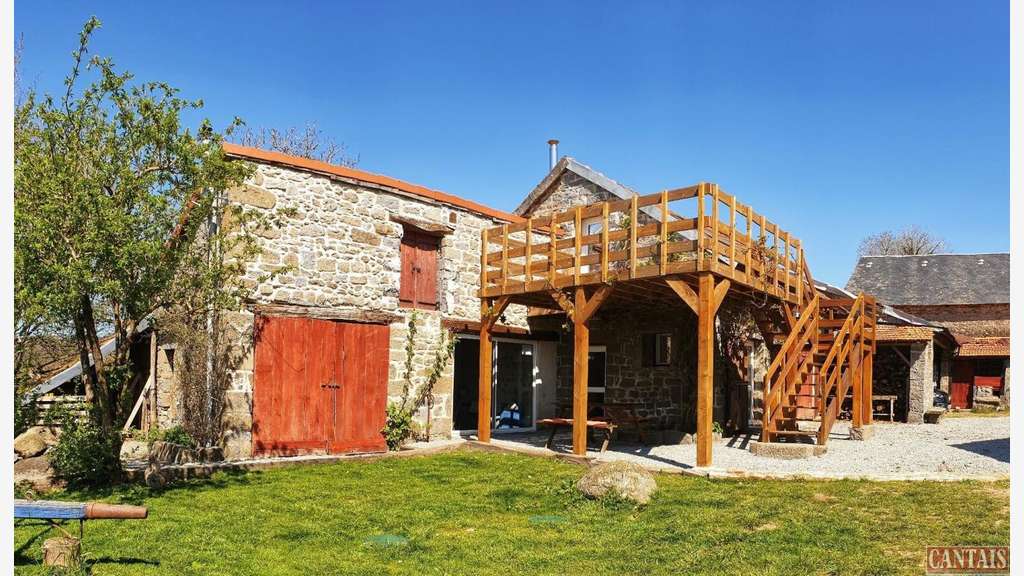 Cède corps de ferme rénové 5000m² près Montluçon