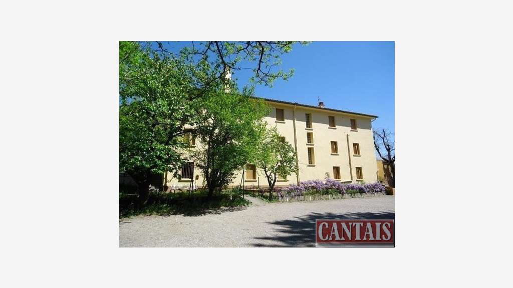 Cède hôtel bureau de 1205m² axe Montpellier Rodez