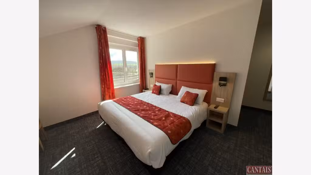 Vente hôtel bureau rénové sur axe Nancy Metz