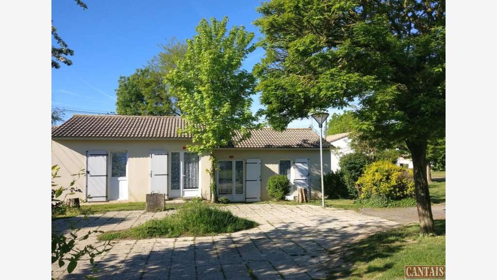 Vente Gîte sur 1.22 ha axe Nantes Bordeaux