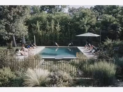 Vente gîte domaine 11 ha axe Valence Avignon