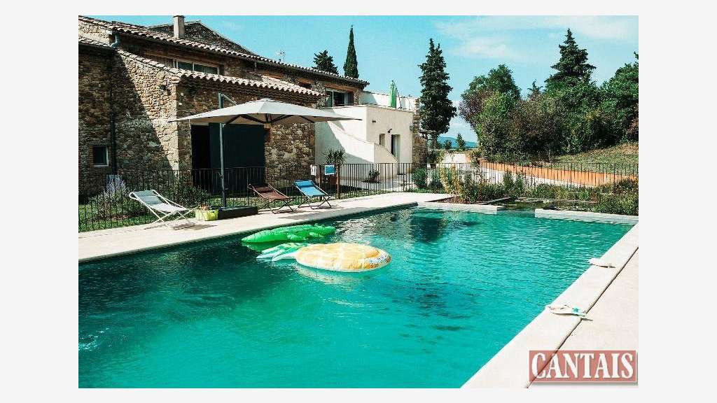 Vente gîte domaine 11 ha axe Valence Avignon