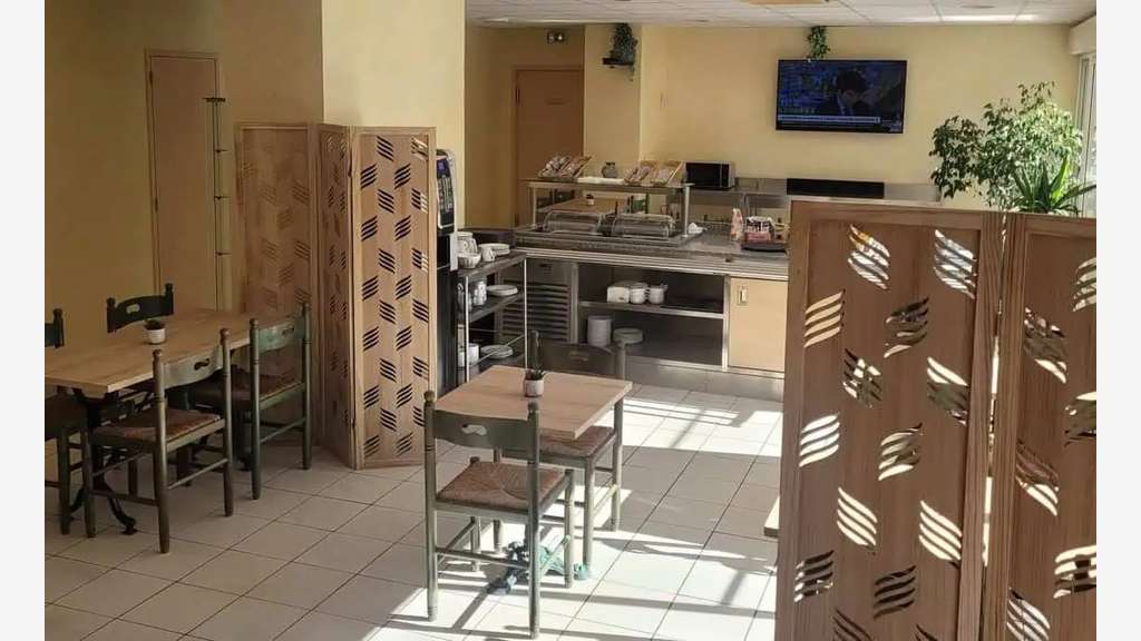 À vendre hôtel 2 ** de 28 chambres à Bédarieux