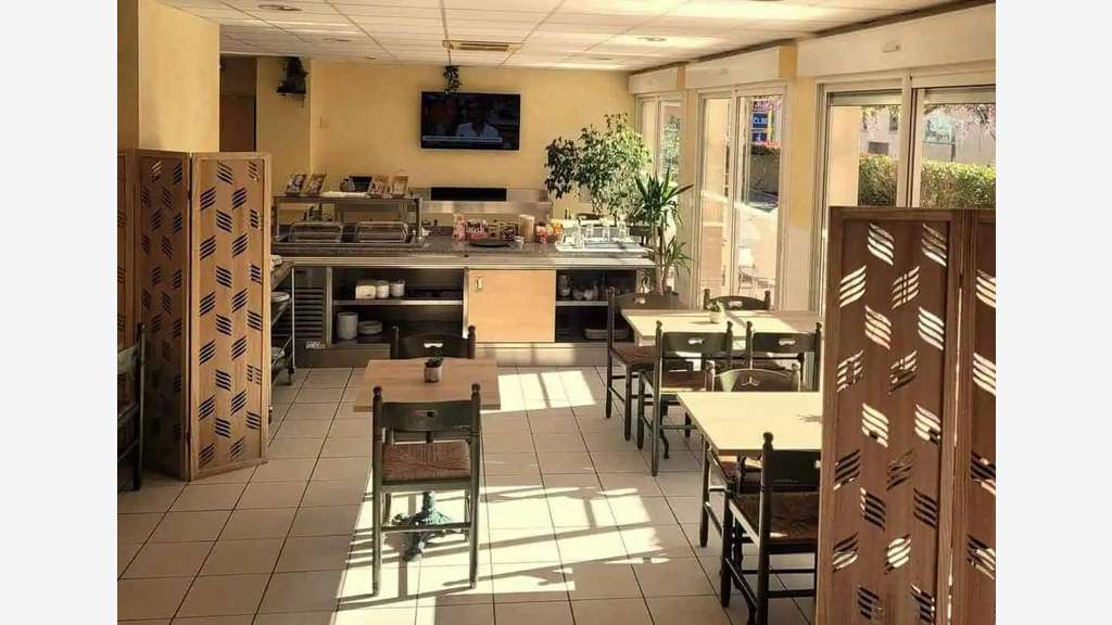 À vendre hôtel 2 ** de 28 chambres à Bédarieux