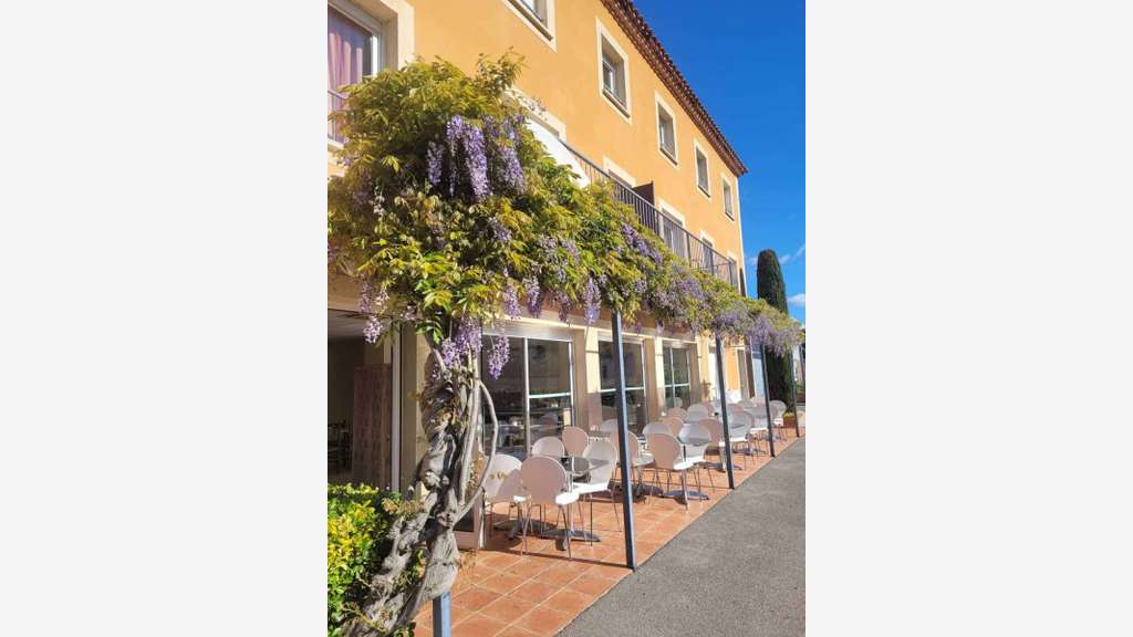 À vendre hôtel 2 ** de 28 chambres à Bédarieux