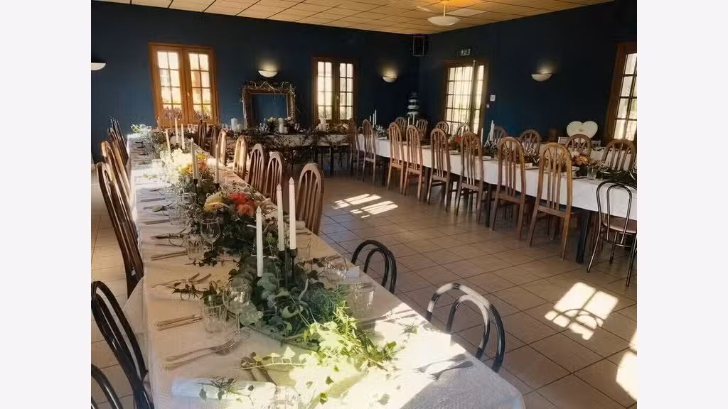 AV magnifiquerestaurant hostellerie à Bellenaves