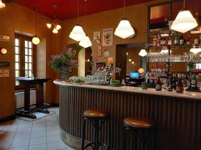 AV magnifiquerestaurant hostellerie à Bellenaves