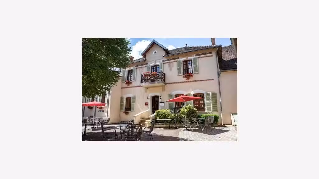 AV magnifiquerestaurant hostellerie à Bellenaves
