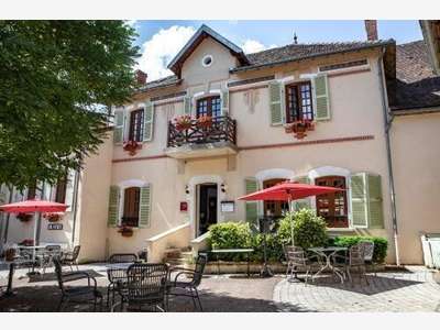 AV magnifiquerestaurant hostellerie à Bellenaves