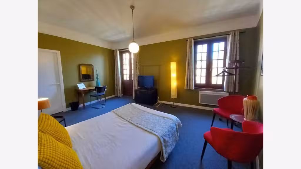 AV magnifiquerestaurant hostellerie à Bellenaves