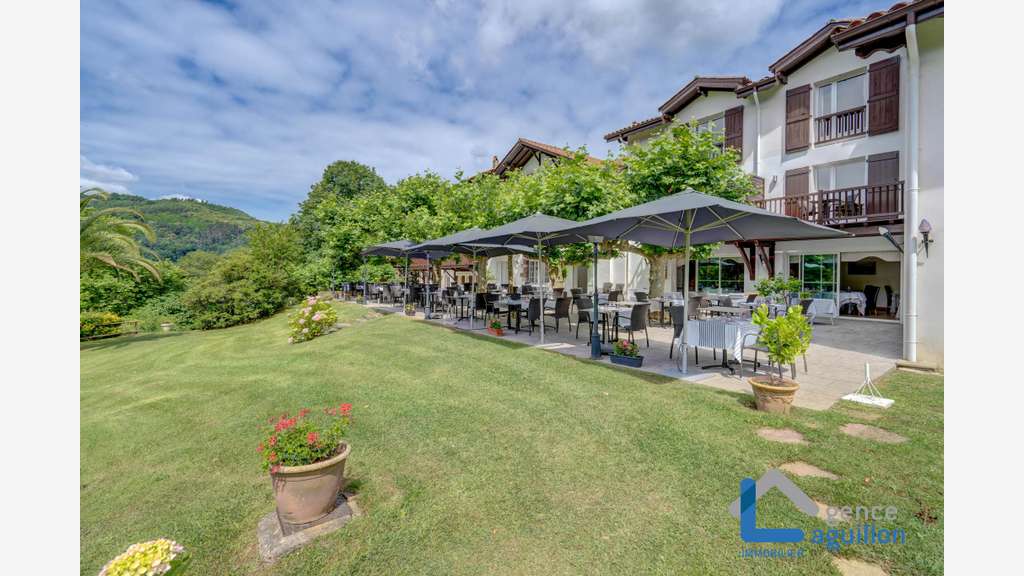 Vente hôtel restaurant Pays Basque Biriatou 2300m²