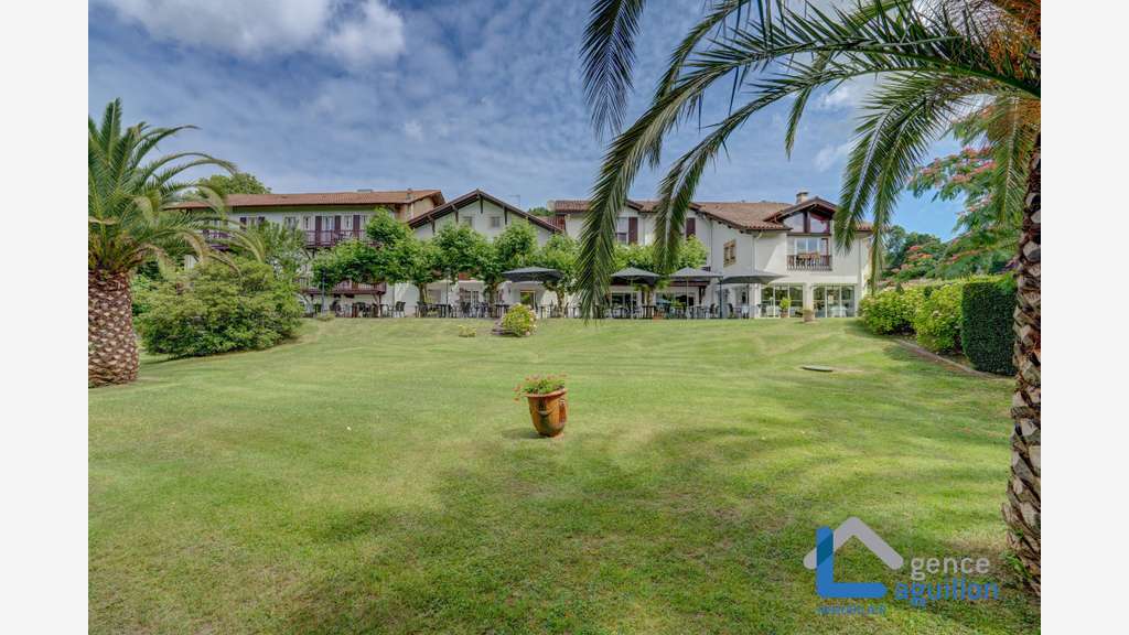 Vente hôtel restaurant Pays Basque Biriatou 2300m²