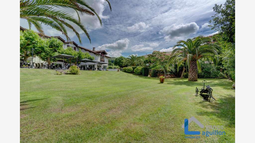 Vente hôtel restaurant Pays Basque Biriatou 2300m²